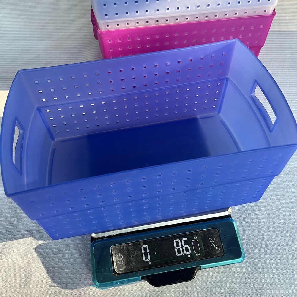 4-Plastic Baskets - Picture 7 of 9